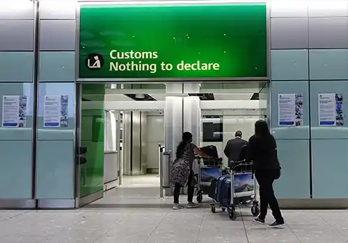 نحوه ارائه اظهارنامه گمرکی در بدو ورود